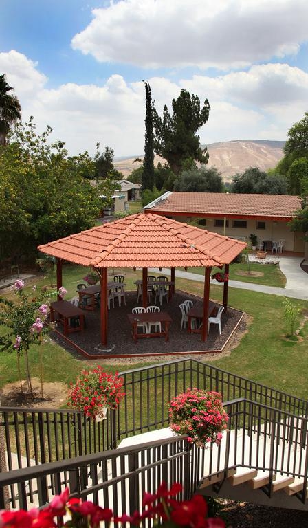 Shaar Hagolan Kibbutz Country Lodging Εξωτερικό φωτογραφία